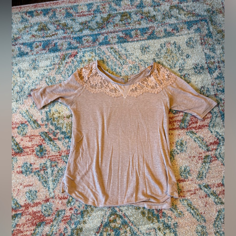 Beautiful feminine Bordeaux Anthropologie ballet ink mauve lace shirt top small